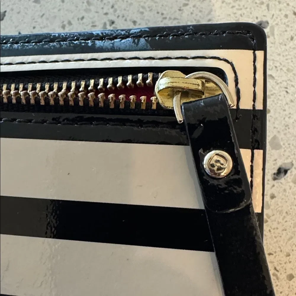 Kate Spade Black and White Leather Striped Clutch Wallet Snap Closure EUC